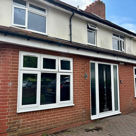 Stainless Guests House Hotel Dudley Exterior photo